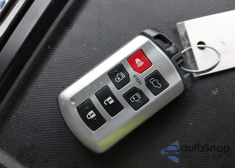 2017 Toyota Sienna Xle 8 Passenger from USA, damaged, VIN 5TDYZ3DC2HS890802